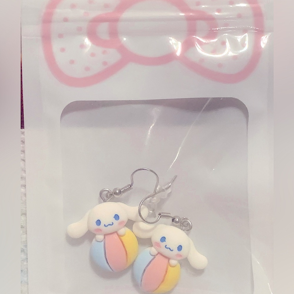 NWT Cinnamon Roll Earrings pastel colors with beach ball NEW